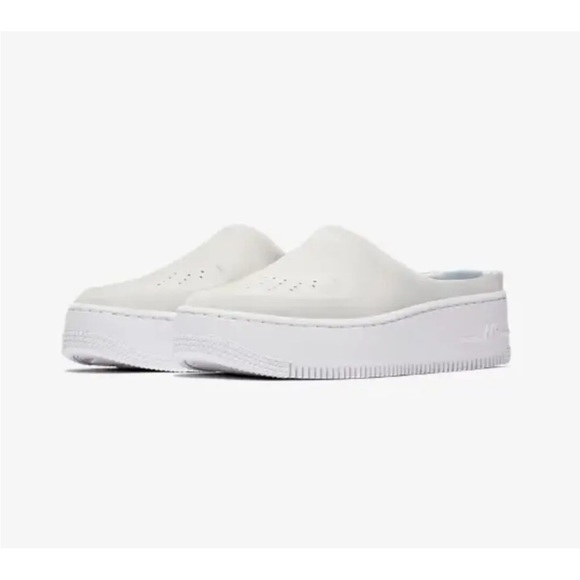 Nike Shoes - NWOB NIKE AIR FORCE 1 LOVER WOMEN'S SHOES